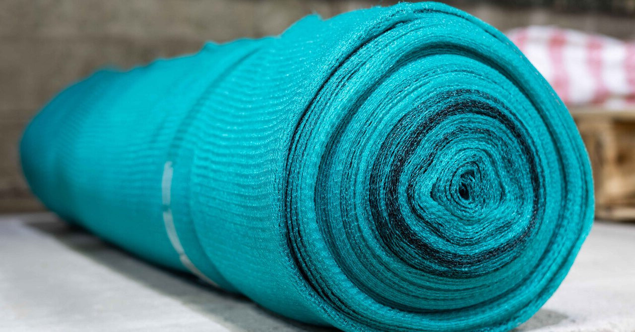 70gsm debris netting used for light-duty construction and safety coverage.